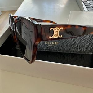 Celine TRIOMPHE 09 SUNGLASSES IN ACETATE
CLASSIC HAVANA